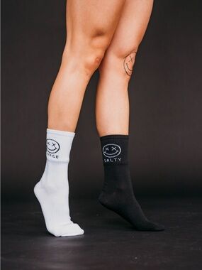 Salty Savage Smile Crew Socks - Black & White